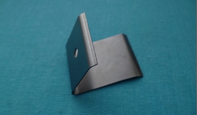 Скоба пружинная для крепления подоконника удлиненная